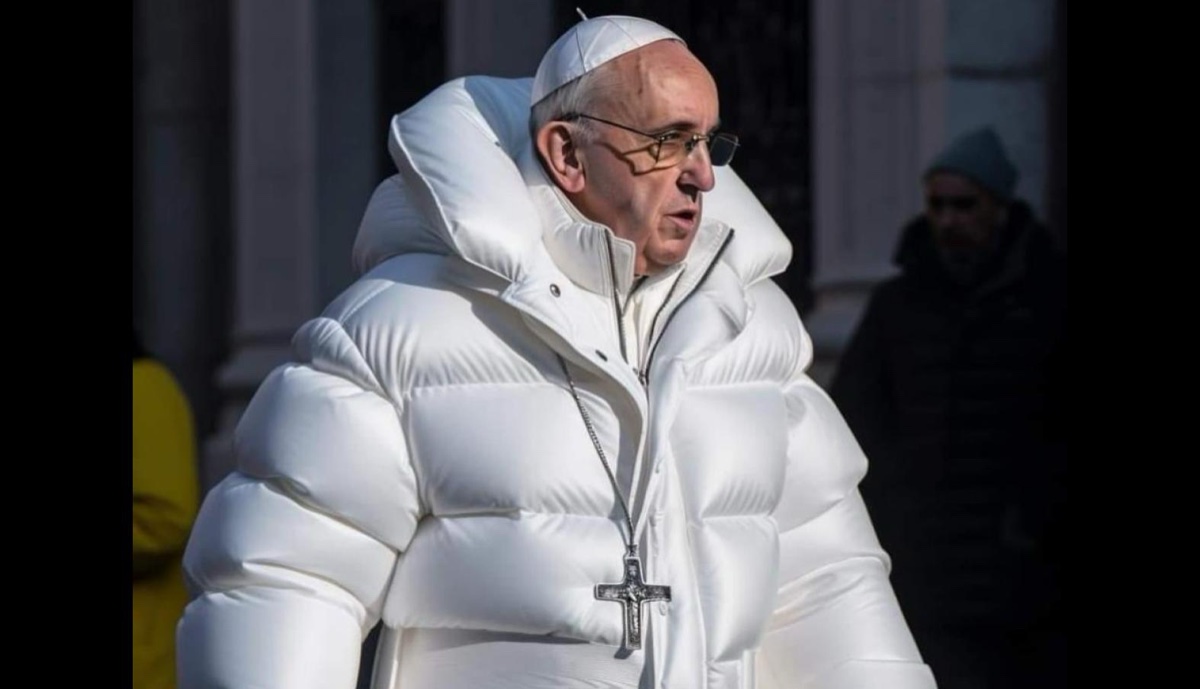Pape François en doudoune blanche